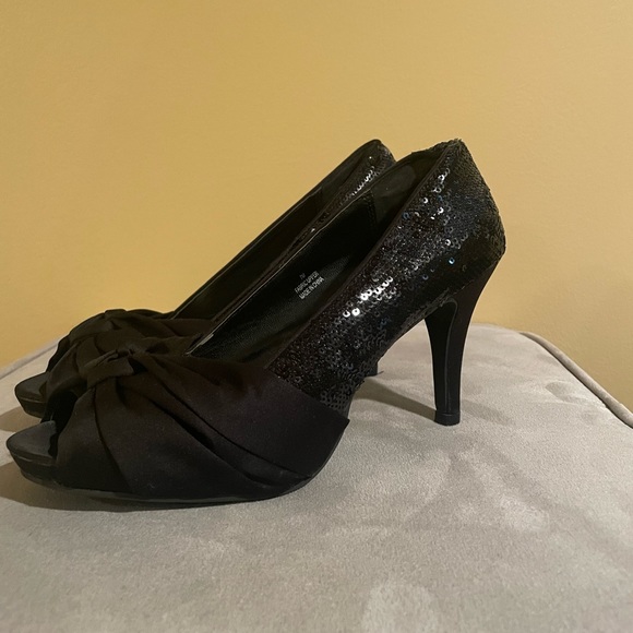Open toe Party Pumps - Picture 1 of 7